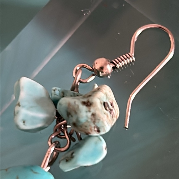 Southwestern Inspired Chipped Howlite Stone Drop Dangle Earrings - Picture 3 of 4